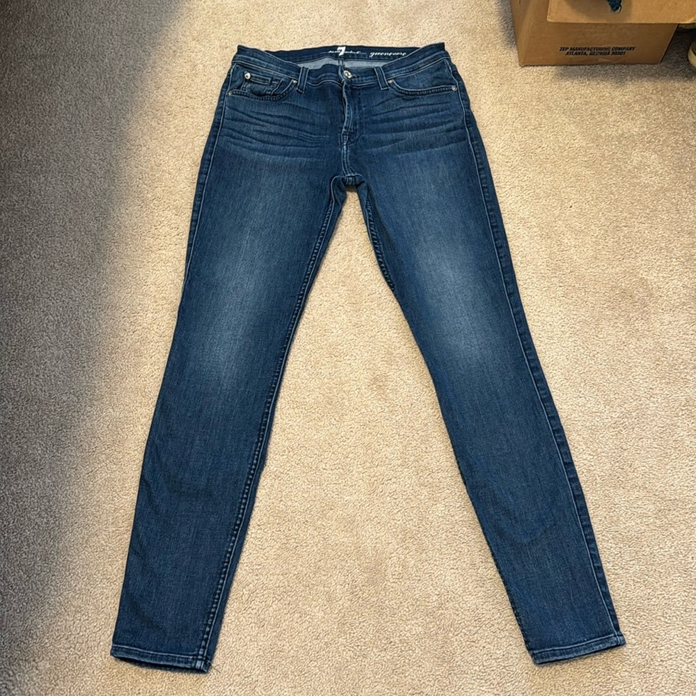 Women's dark wash skinny jeans